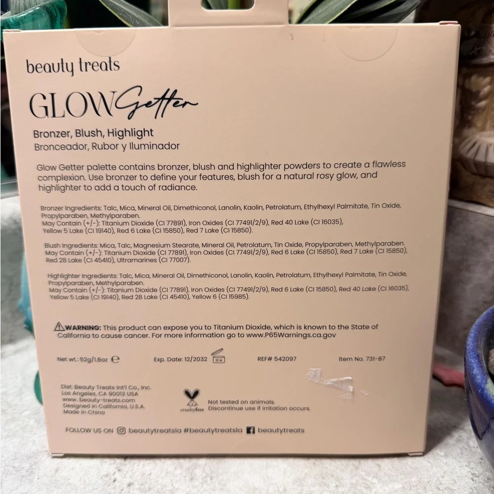 Beauty Treats GlOW GETTER Bronzer Blush Highlight Palette - Pink & Peach Shades